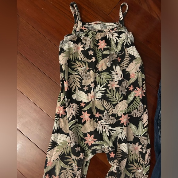 2 x 18-24 month overalls rompers - GUC - Snap closure snap crotch pants - Picture 3 of 3